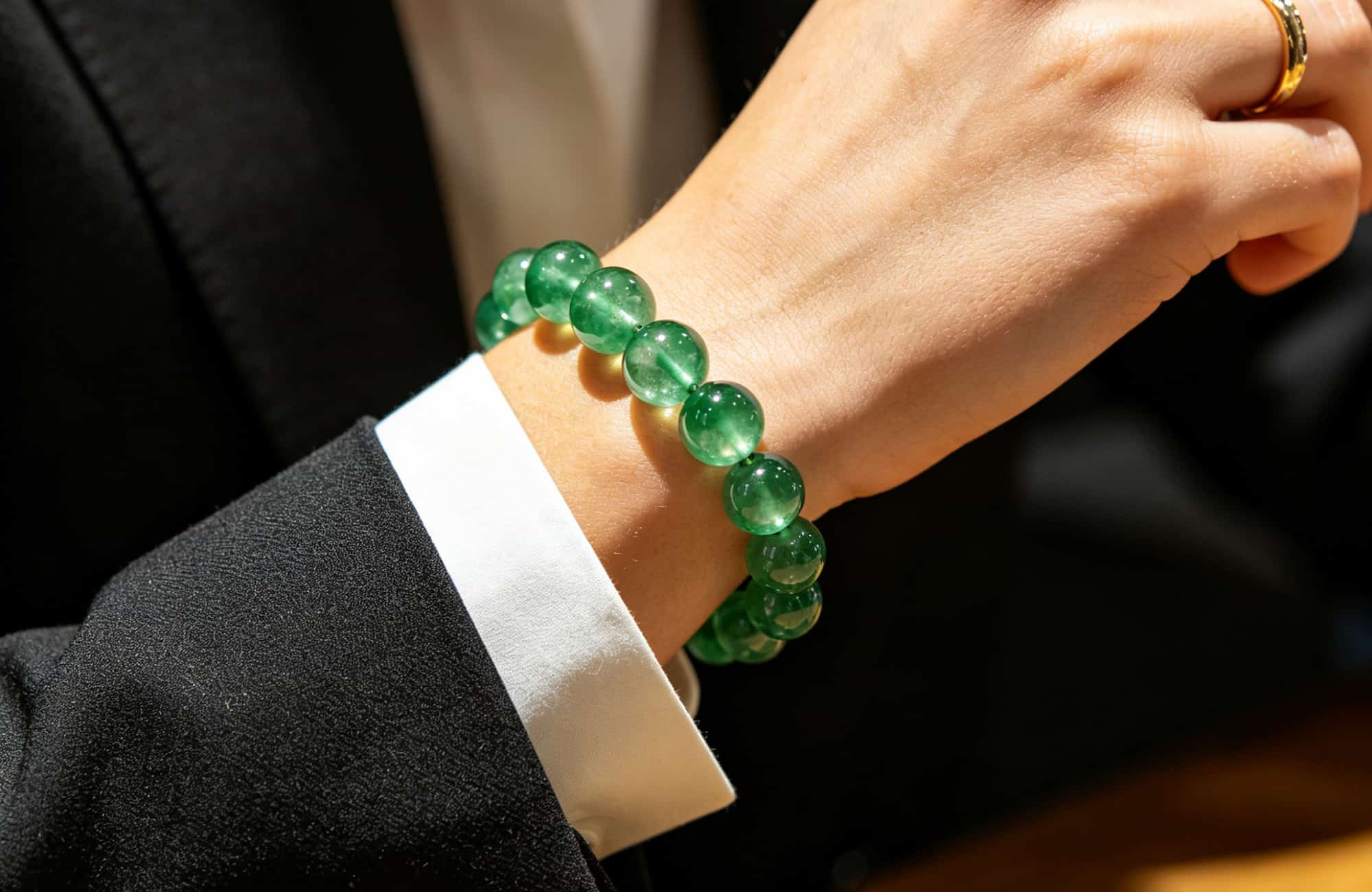 Bead Shapes: Polished Rounds vs. Raw Stones – Which Suits You?